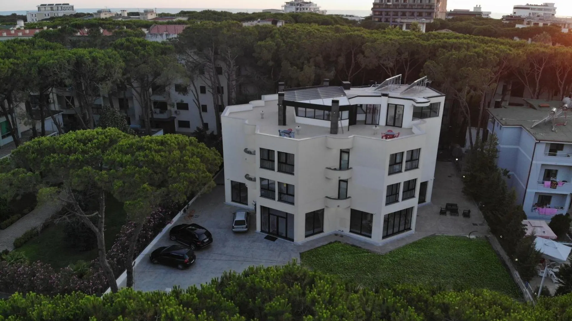 *****  The Honeycomb Boutique Hotel Golem  Albania