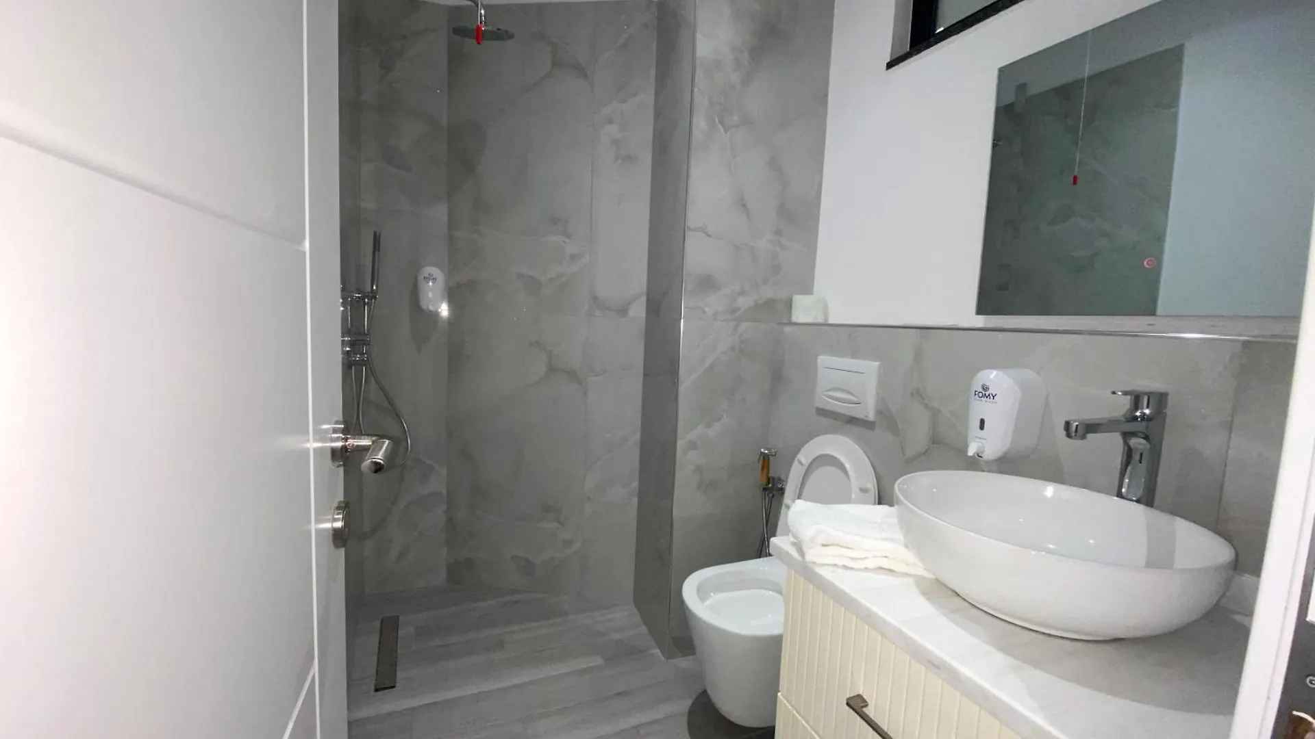 *****  The Honeycomb Boutique Hotel Golem  Albania