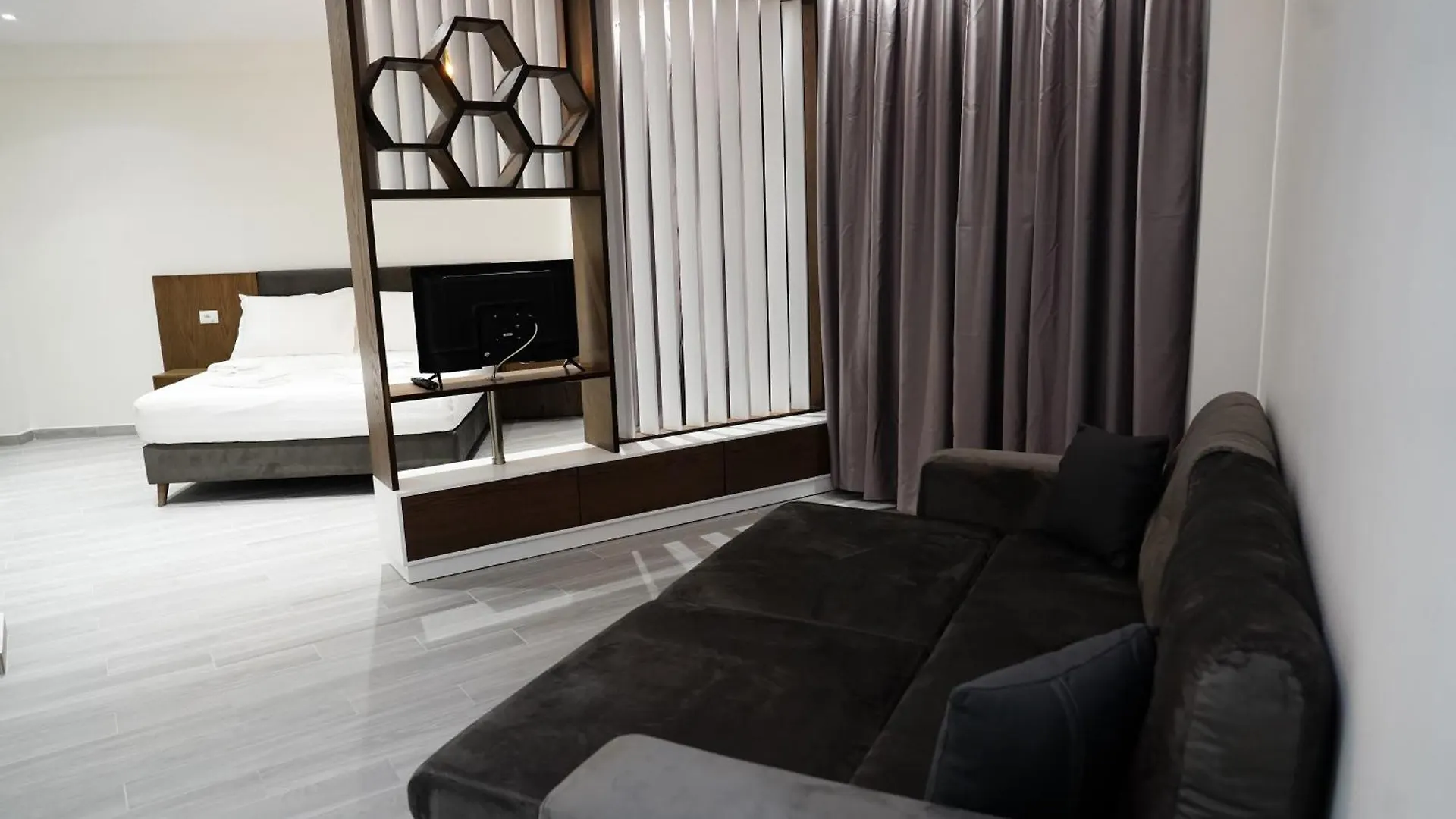 *****  The Honeycomb Boutique Hotel Golem  Albania